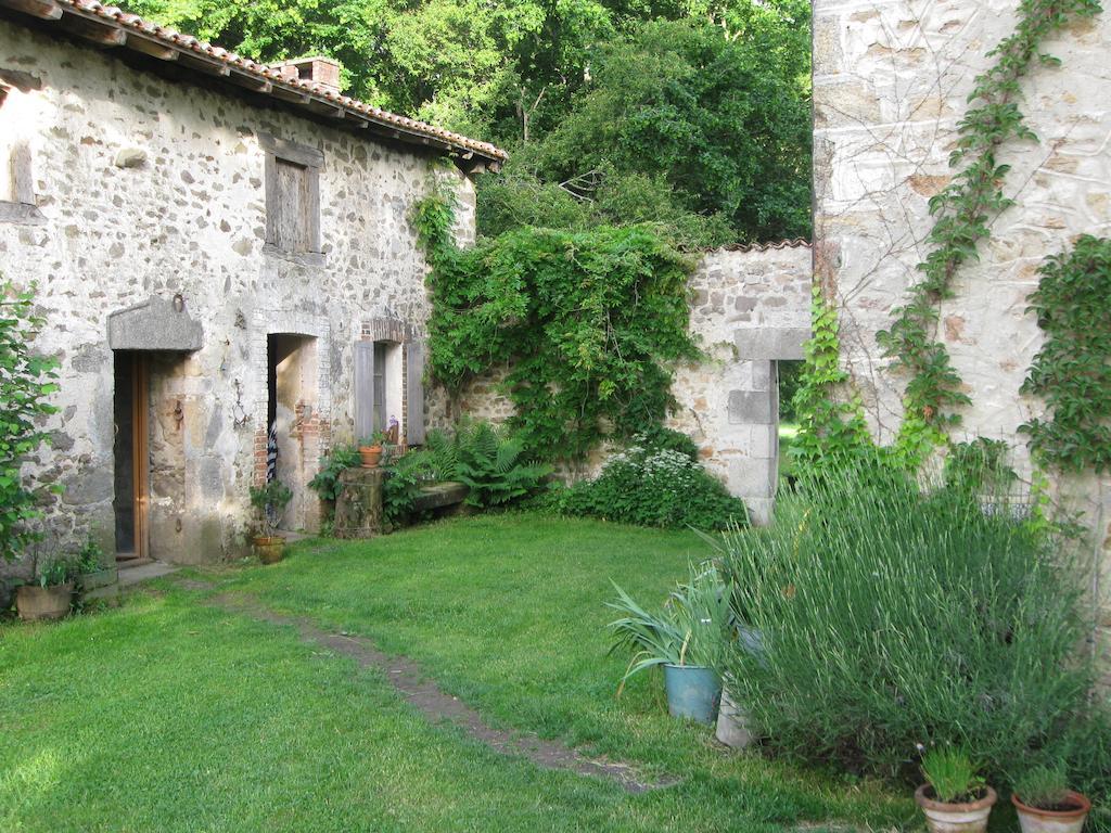 مبيت وإفطار Berneuil  Le Domaine De Panissac المظهر الخارجي الصورة